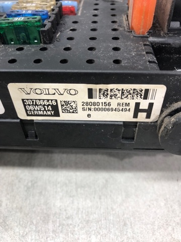 VOLVO 30786646 Блок предохранителей задний салонный в наличии Украина