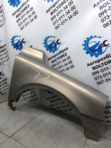Переднее правое крыло 30796495 VOLVO