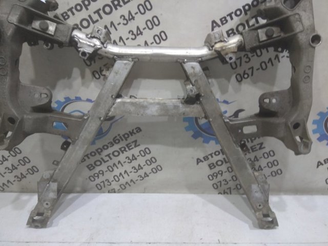 Подрамник передней подвески 31111095884 BMW