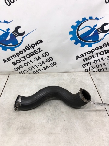 Патрубок интеркуллера 31261367 VOLVO