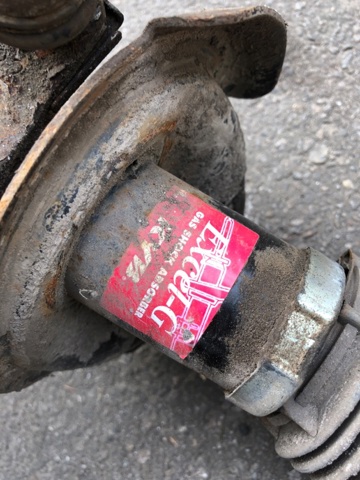 VOLVO 31277590 Амортизатор передний левый в наличии Ровно