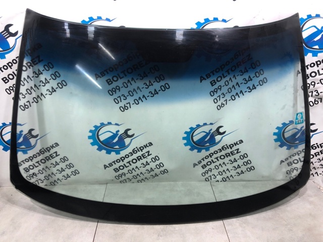 Переднее стекло Volvo S70