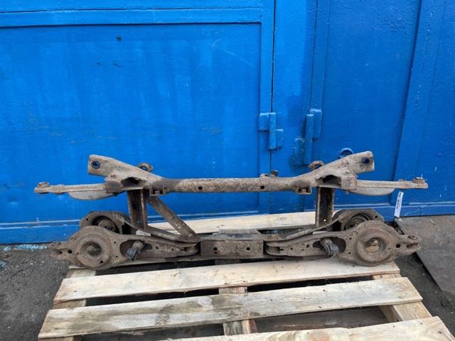 Поперечка задней подвески 31329285 VOLVO