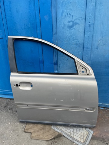 Пассажирская передняя дверь 31385357 VOLVO