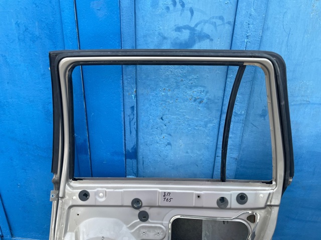 VOLVO 31385359 Дверь задняя правая в наличии Запорожье