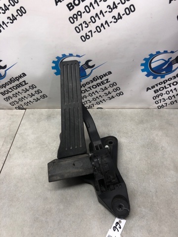 Педали газа 327002B100 HYUNDAI