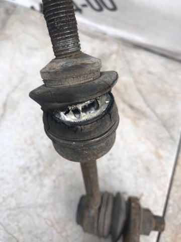 Стабилизатор задней балки 33556783041 BMW