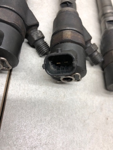 Топливные форсунки 3380027010 HYUNDAI
