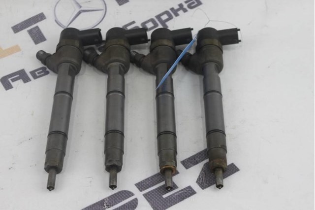 HYUNDAI 338002A110 Форсунка впрыска топлива в наличии Ирпень