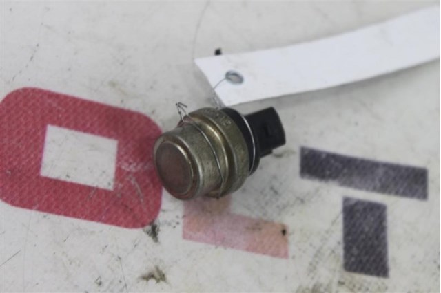 VAG 357919369F Датчик включения вентилятора в наличии Черновцы