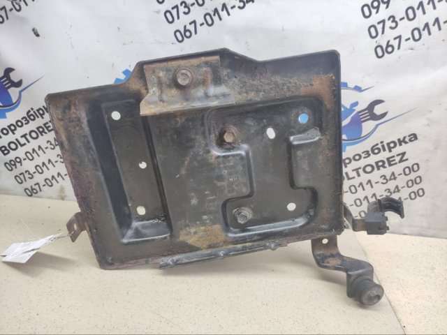 HYUNDAI 371502E000 Полка под аккумулятор в наличии Каменское