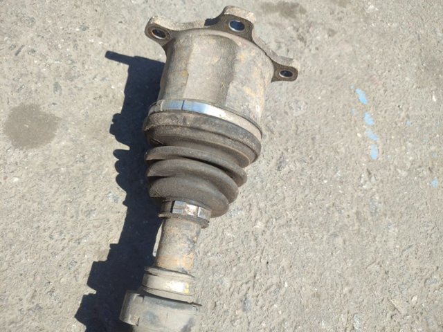 NISSAN 391008H710 Полуось (привод) передняя правая в наличии Ирпень