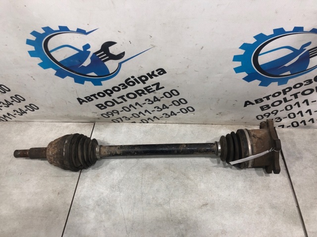 Полуось задняя, правая 39600CG200 NISSAN
