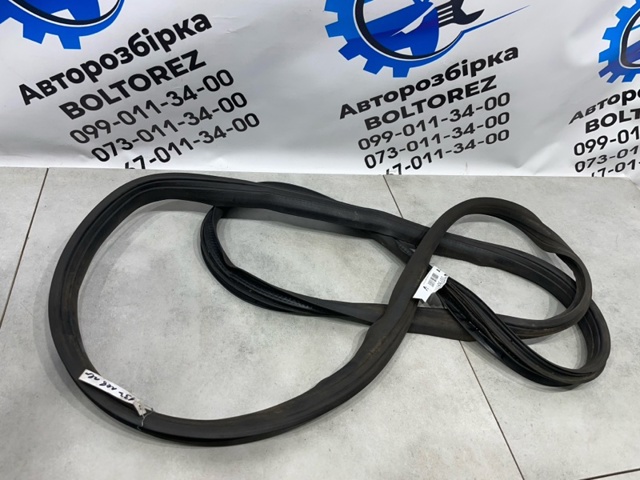 Уплотнитель крышки багажника 3B5827705G VAG
