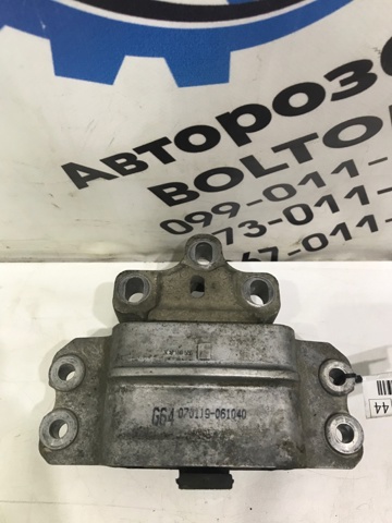 3C0199555 Подушка трансмиссии (опора коробки передач) правая купить Сумы