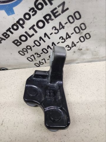 VAG 3C4833402C Петля двери задней правой в наличии Тернополь