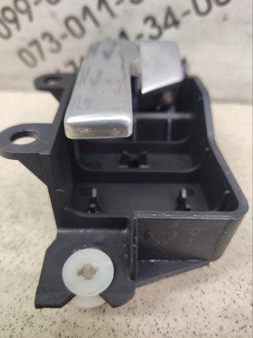 FORD 3M51R22601 Ручка двери передней внутренняя левая в наличии Ужгород