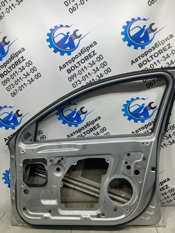 Пассажирская передняя дверь 3T0831056 VAG