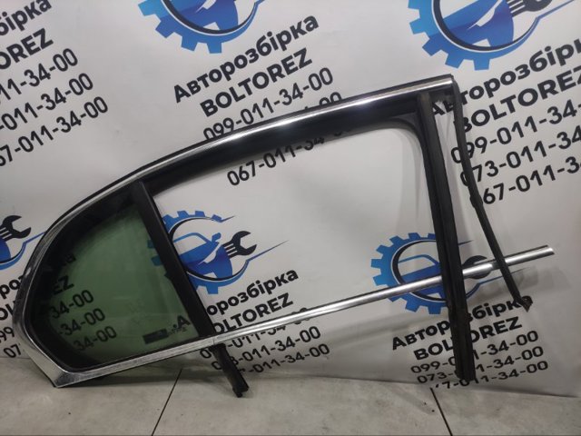 Форточка двери треугольник, задней, правой 3T5845210AD VAG