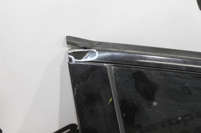 Пассажирская передняя дверь 41517211424 BMW