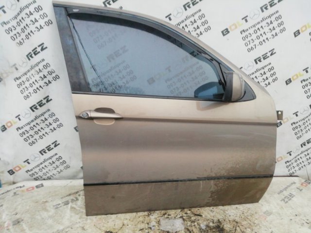 Пассажирская передняя дверь 41518256824 BMW