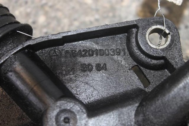 BMW 41617006123 Петля капота левая в наличии Ирпень