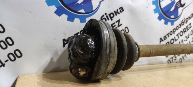 Полуось задняя 4233042030 TOYOTA