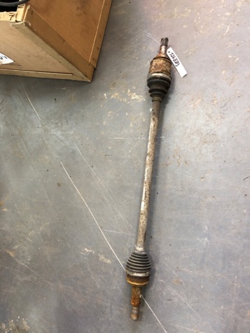 Полуось задняя 4233042060 TOYOTA
