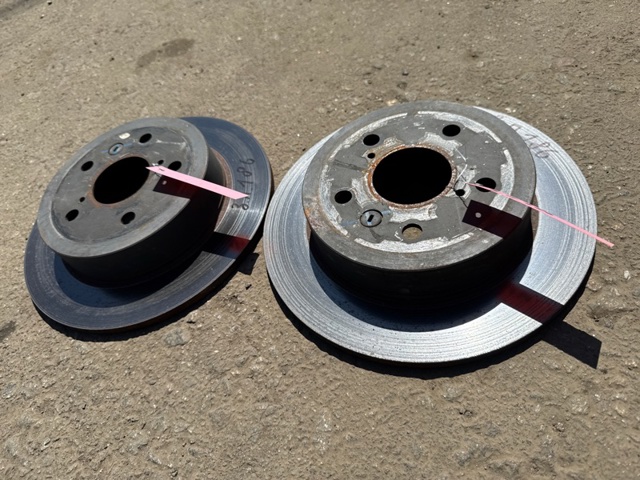 Диск тормозной задний 4243106180 TOYOTA