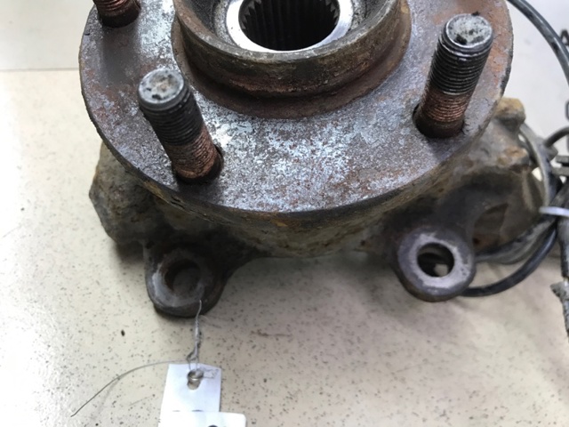 Цапфа - поворотный кулак передний, правый 4321142060 TOYOTA