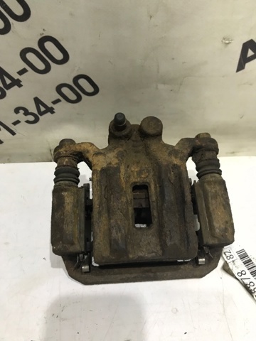 Задний правый суппорт 44001EB30A NISSAN