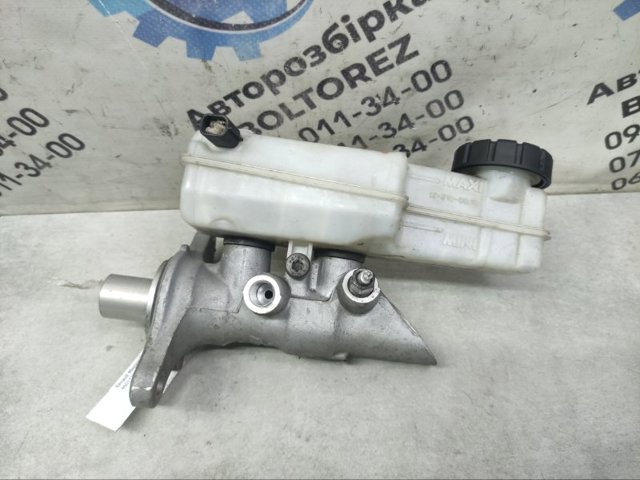 Цилиндр тормозной, главный 460117726R RENAULT
