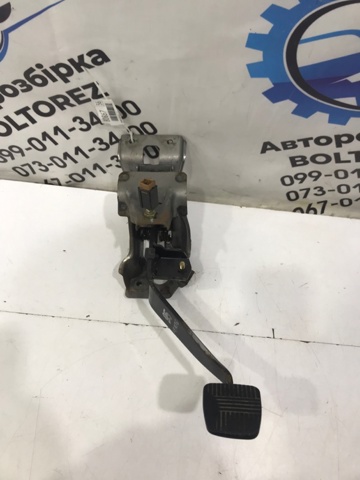 Педаль сцепления 465038H914 NISSAN