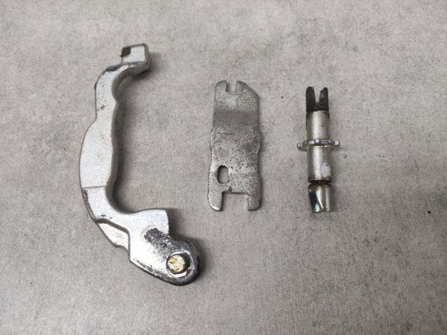 TOYOTA 4654020070 Колодки ручника (стояночного тормоза) в наличии Черновцы
