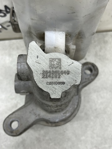 Цилиндр главный тормоза (гидротормозов) 4720109370 TOYOTA