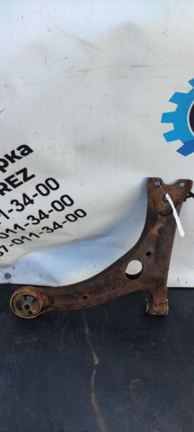 Рычаг передней подвески нижний, правый Toyota Avensis 2