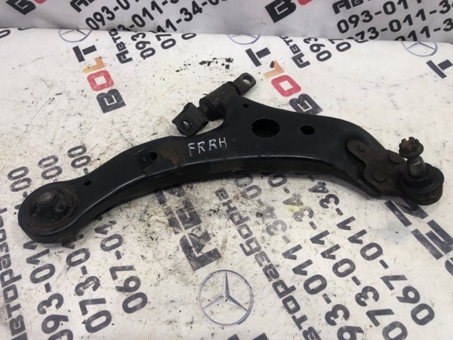 Передний нижний рычаг 4806848030 TOYOTA