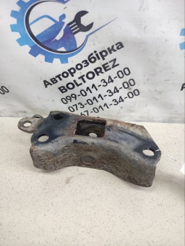 Кронштейн передний заднего продольного рычага 4871742010 TOYOTA