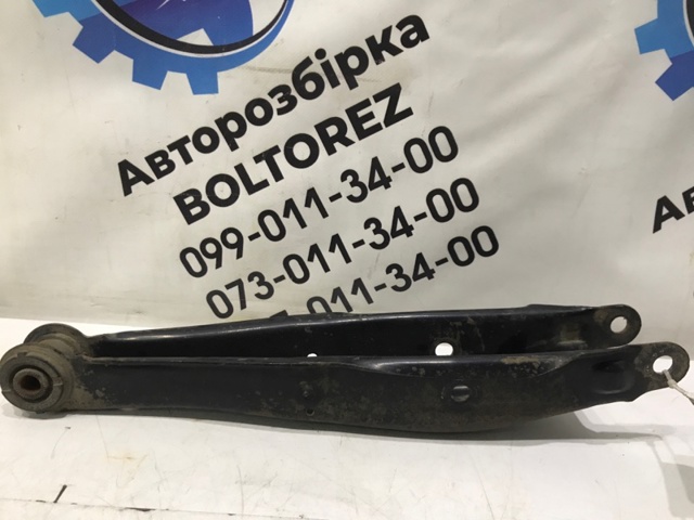 Рычаг задней подвески нижний, левый 4874030110 TOYOTA