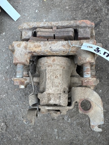 FORD 4922620 Скоба заднего суппорта в наличии Украина