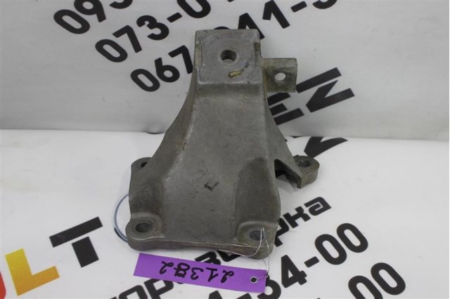 Кронштейн подушки (опоры) двигателя, правой 4F0199308N VAG