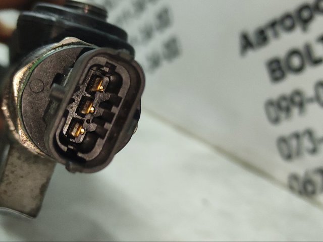 VAG 4F5827302D Петля крышки багажника в наличии Запорожье