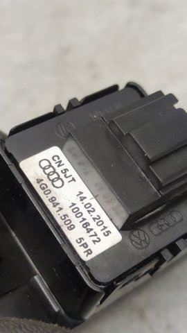 4G0941509 VAG Кнопка включения аварийного сигнала купить в Чернигов