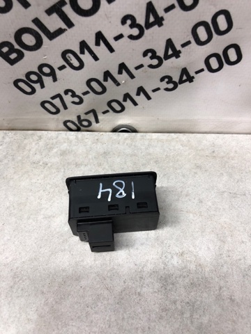 4G0959831D VAG Кнопка привода замка крышки багажника (двери 3/5-й (ляды) купить в Тернополь