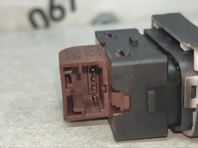 4G1962107 VAG Выключатель центрального замка купить в Ужгород