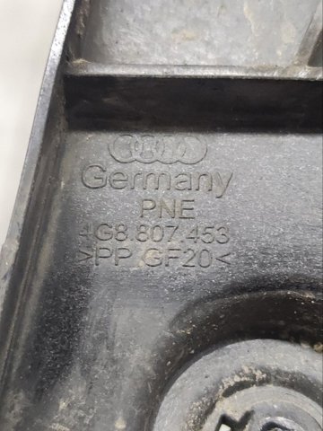 Крепление бамера левое 4G8807453 VAG