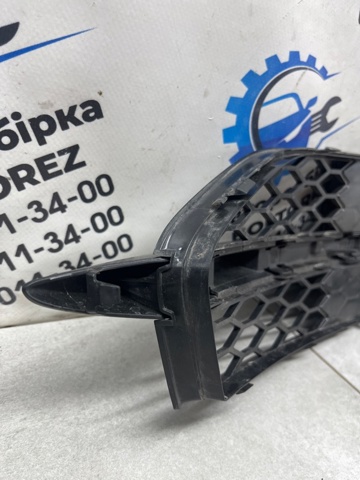 4G8807681B Заглушка (решетка) противотуманных фар бампера переднего левая купить Харьков