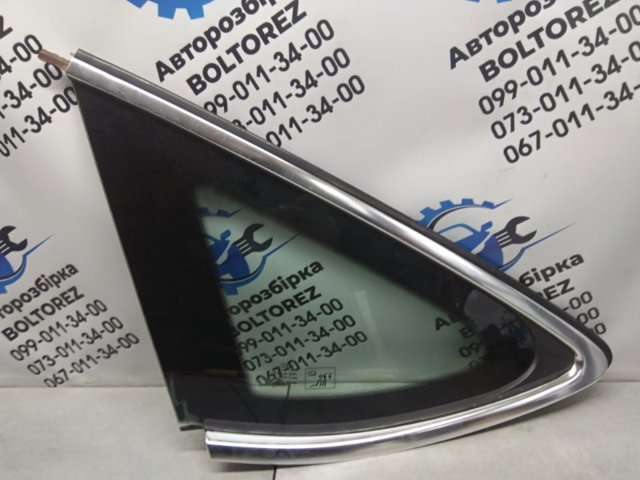 Стекло багажного отсека, левое 4G8845299C VAG