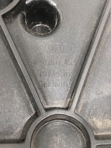 VAG 4K8807454 Направляющая заднего бампера правая в наличии Хмельницкий