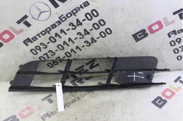 4L0807682 VAG Решетка бампера переднего правая купить в Ровно